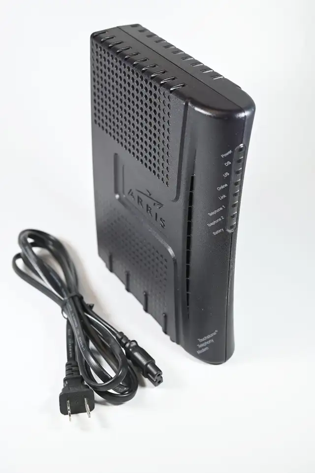 Arris TM602G/115 Touchstone Telephony Modem w/Integrated Battery in Networking in City of Toronto - Image 2