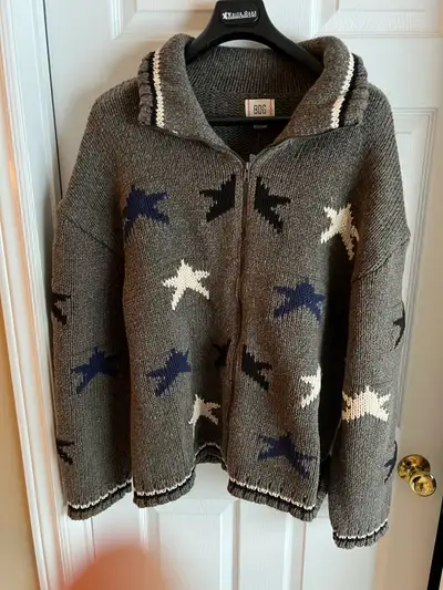 Mens BDG star print sweater Size XL NEW with tags, View more