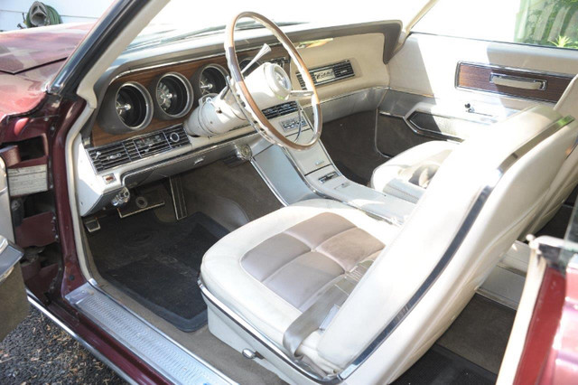 1967 Ford Thunderbird needs new home in Classic Cars in Renfrew - Image 3