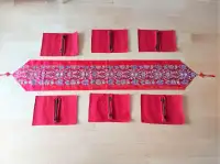Brand new table runner & placemats sets