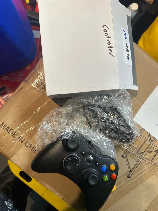 Xbox 360 Controller in XBOX 360 in Burnaby/New Westminster - Image 3