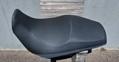 Fits Suzuki Vstrom 650 2017 - 2025 Great condition....sold bike and put stock seat back on.
