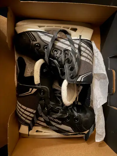 Bauer Hockey Skates - Youth size 11, View more