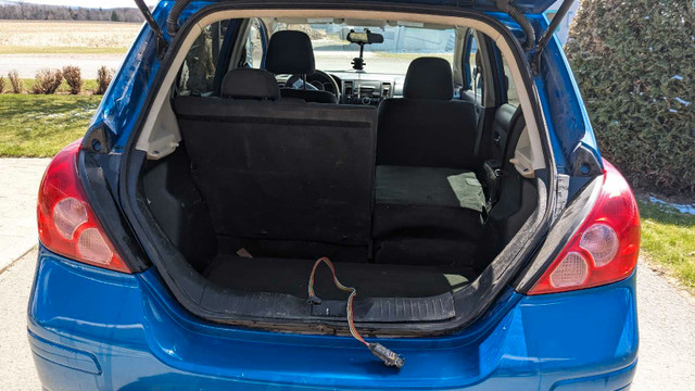 Nissan versa hatchback  dans Autos et camions  à Victoriaville - Image 3