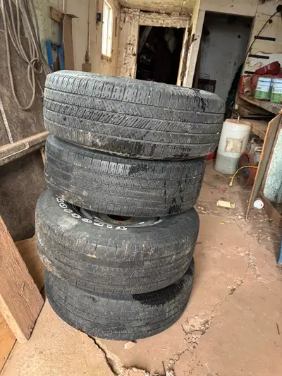 17 inch tires and rims good shape 500$