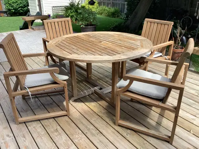 teak patio set