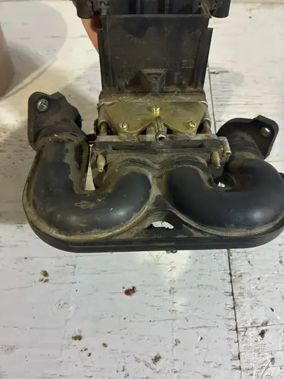 Here we have a John Deer L120 , ready to breathe new life into your Lawnmower ! This used part shows...