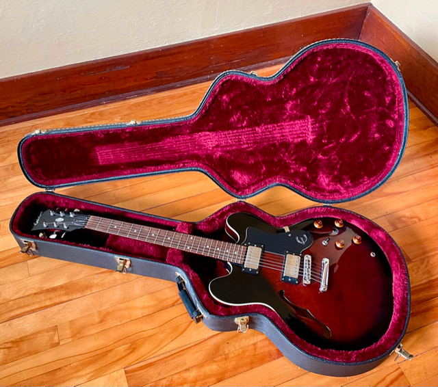 Epiphone Model DOT Semi- Acoustic Electric Guitar with case. in Guitars in Thunder Bay - Image 3
