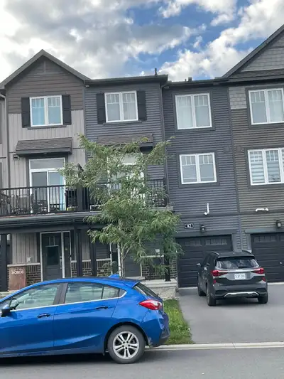 Address:42 Teelin Cir. Spacious 3 story, 2 bedroom, and 1.5 bathroom townhouse in Quinn's Pointe, Ba...