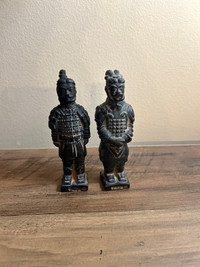 Lot de 2 figurines soldats en terracotta / Chinese  statuette
