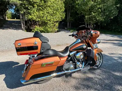 Beautiful 2008 105th anniversary Street Glide. Lots of upgrades including oversized front wheel, chr...