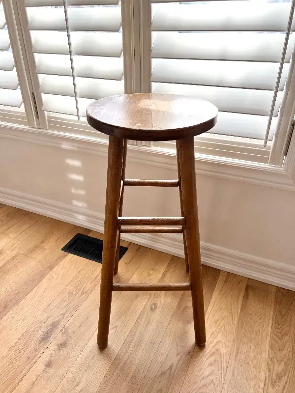 Vintage Wood Stool in Other in Markham / York Region - Image 4