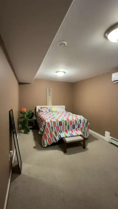 600 including utilities Private room in basement separate entrance Bathroom shared Furnished Note on...