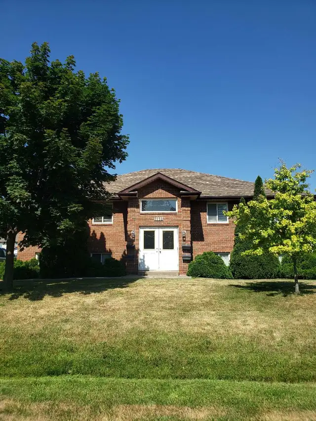 South Windsor Upper Unit 2bedroom 4plex Apartment