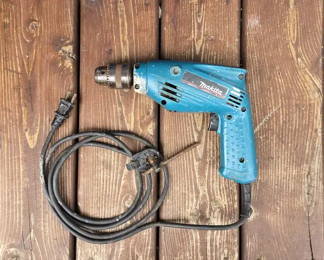 Makita Half Inch Corded Hammer Drill Model N800 in Power Tools in Kawartha Lakes - Image 3