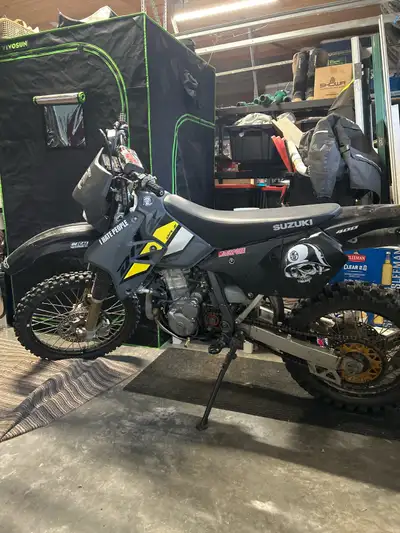 Amazing bike just don’t have the time to ride it anymore has a bunch of aftermarket parts including...