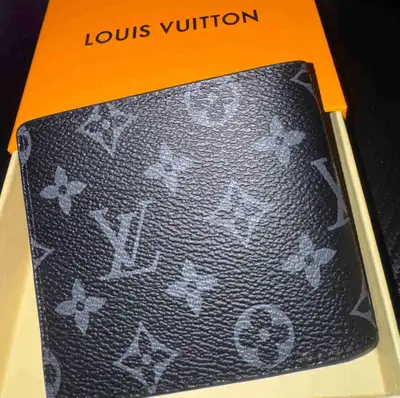 Louis Vuitton Men’s Wallet – Black Monogram – Like New, View more
