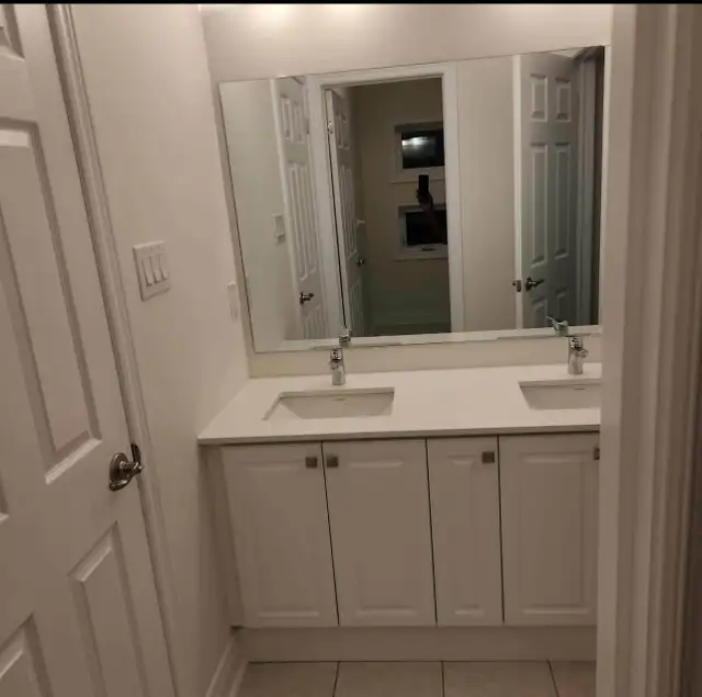 Rooms for rent in brampton in Room Rentals & Roommates in Mississauga / Peel Region - Image 3