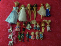 Poupées barbies et figurines