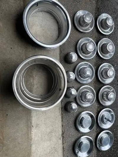 Corvette Trim rings and centre caps