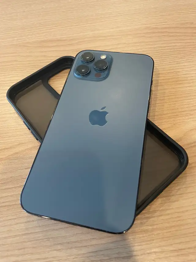 iPhone 12 Pro Max 128GB W/Case + Charger (Excellent Condition) in Cell Phones in Ottawa - Image 4