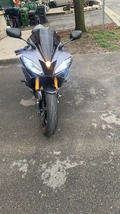 2007 Yamaha YZF-R – 39,000 km Selling my 2007 Yamaha YZF-R with 39,000 km. The bike is well maintain...