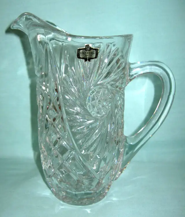 PICHET+VERRES TAILLES PIN WHEEL  CRYSTAL PITCHER+ GLASSES SET in Arts & Collectibles in West Island - Image 3
