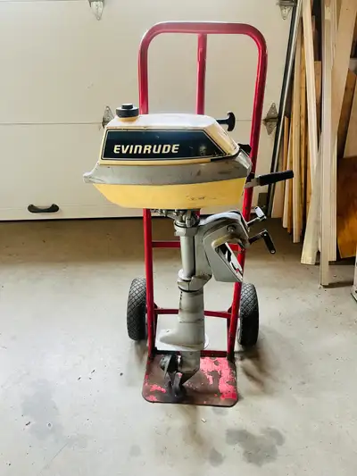 Ce moteur hors-bord Evinrude de 4 chevaux est un choix fiable et robuste pour vos sorties sur l'eau,...
