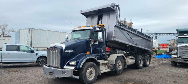 Kenworth T800 dompeur 12 roues year  2016 dans Camions lourds  à Ville de Montréal - Image 2