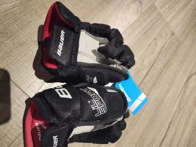 Bauer lil sport hockey gloves size 8 BNWT $25, View more