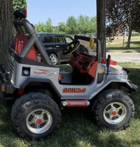 EXCELLENT PEG PEREGO GAUCHO JEEP!! New battery charger!