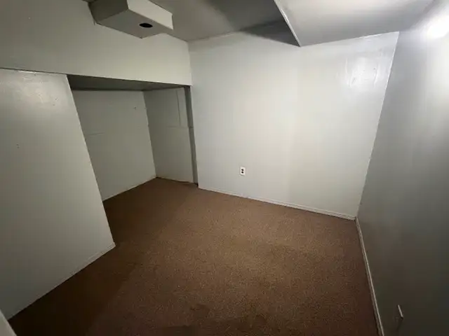 1 bedroom + Den basement in the NE in Long Term Rentals in Calgary - Image 16