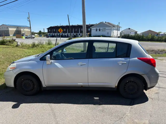 2009 Nissan Versa - Reliable Little Car + Studded Winters