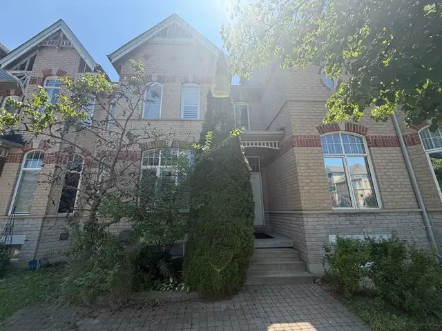 $150K Instant Equity. Markham Townhouse. Move-In Ready