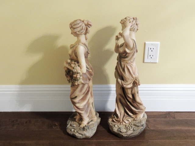 Two Resin Woman Statues in Arts & Collectibles in Oshawa / Durham Region - Image 4