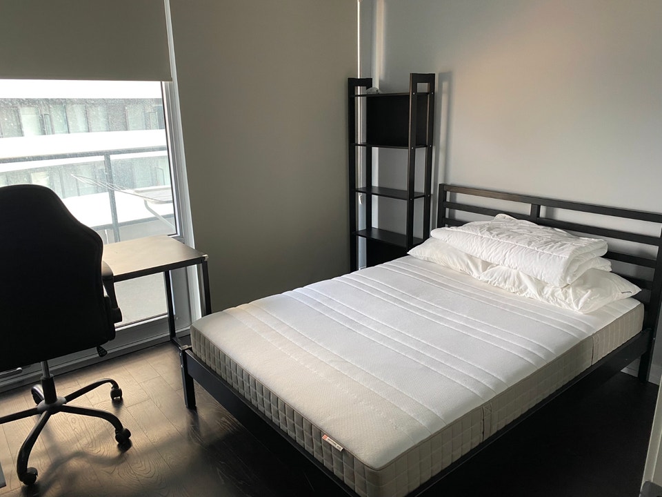 Fully furnished 2 Bedrooms at 85 Wood St. @ Axis Condos 5