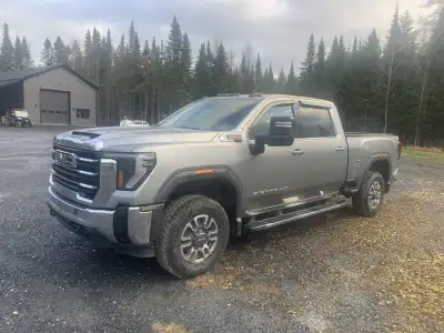 2025 gmc sierra sle 2500 HD 6.6 Duramax Diesel Crew cab Boite courte 6.5 pied 4x4 Alison automatique...