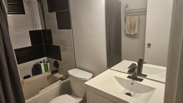 ROOM TO RENT AVAIL IMMEDIATELY in Long Term Rentals in Peterborough - Image 10