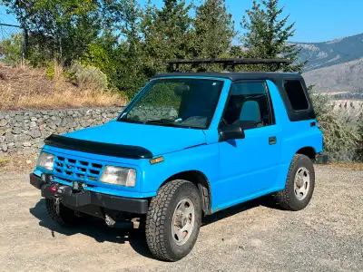 1992 GEO TRACKER In good shape for it's year Runs and drives great Some rust front of rocker panels...