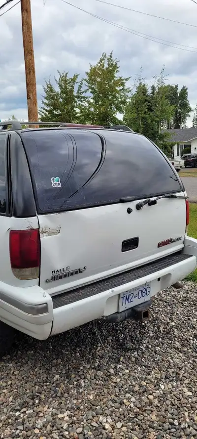 97 gmc jimmy has no 4x4, brakes, gas, needs new set of keys. I have papers.