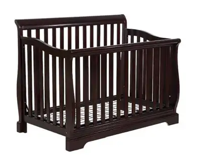 Shermag crib with conversion kit for sale The crib is a 4 in 1 but it only came with parts to conver...