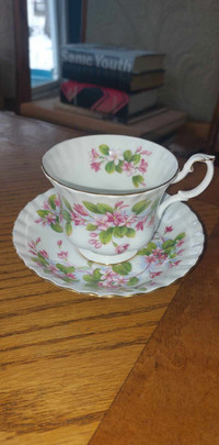 Gorgeous vintage English Royal Albert bone china cup with saucer