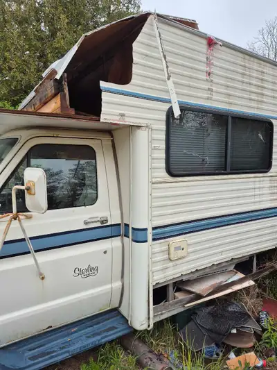 Price drop I've had this RV for many years. It has sat for at least 5-6 years now and I noticed wate...