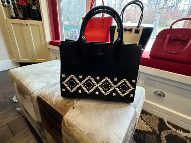 Designer Leather Purses/Handbags in Women's - Bags & Wallets in Bedford - Image 8