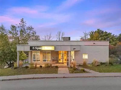 Espaces commerciaux à louer – Sherbrooke (Galt Ouest) Plusieurs superficies disponibles : 1 300, 2 5...