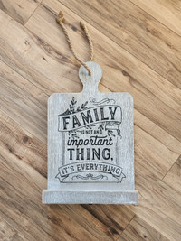 "Family is not an important thing it's everthing" book stand