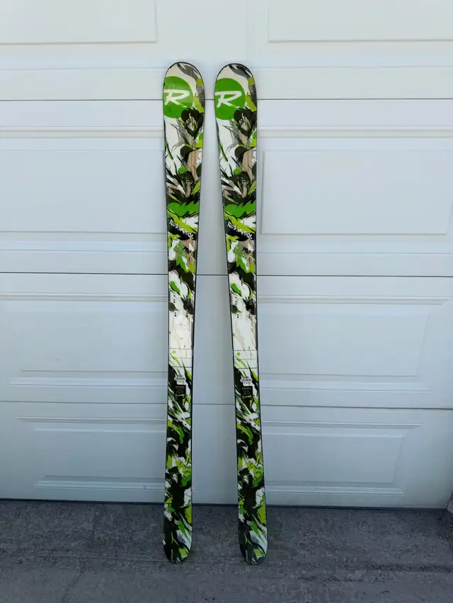 Rossignol Skis 158 twin tip no bindings in Ski in Calgary - Image 2