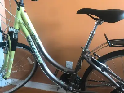 Vélo hybride Norco Malahat, cadre 15"en aluminium, Neuf, View more