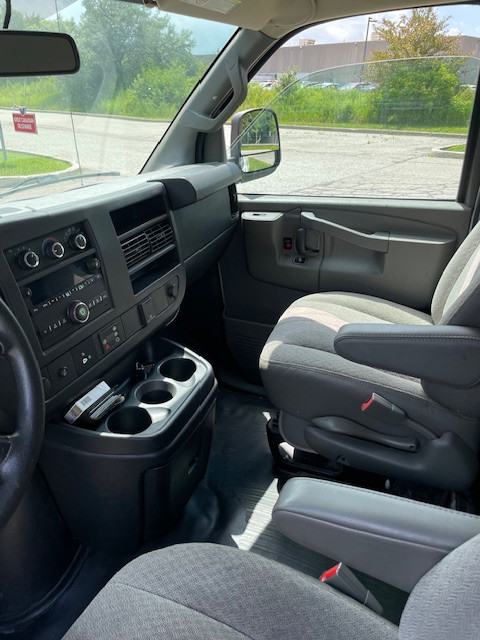 2016 GMC Savana 3500 cargo van with reefer unit in Cars & Trucks in Oakville / Halton Region - Image 4
