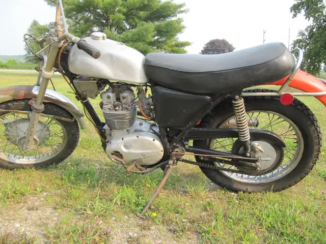 *SOLD* 2 X TRIUMPH TRAILBLAZER STREET SCRAMBLER MOTORCYCLES in Street, Cruisers & Choppers in Barrie - Image 3